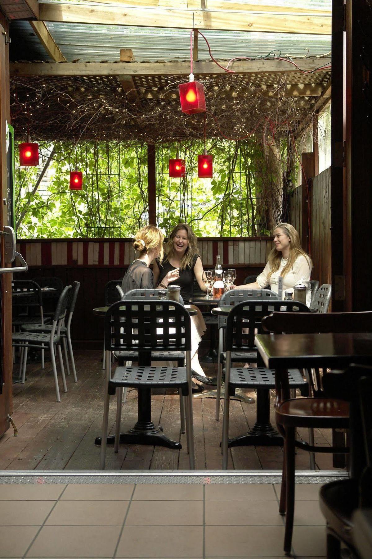 Petit Hotel - Cafe Krieghoff Quebec City Exterior photo